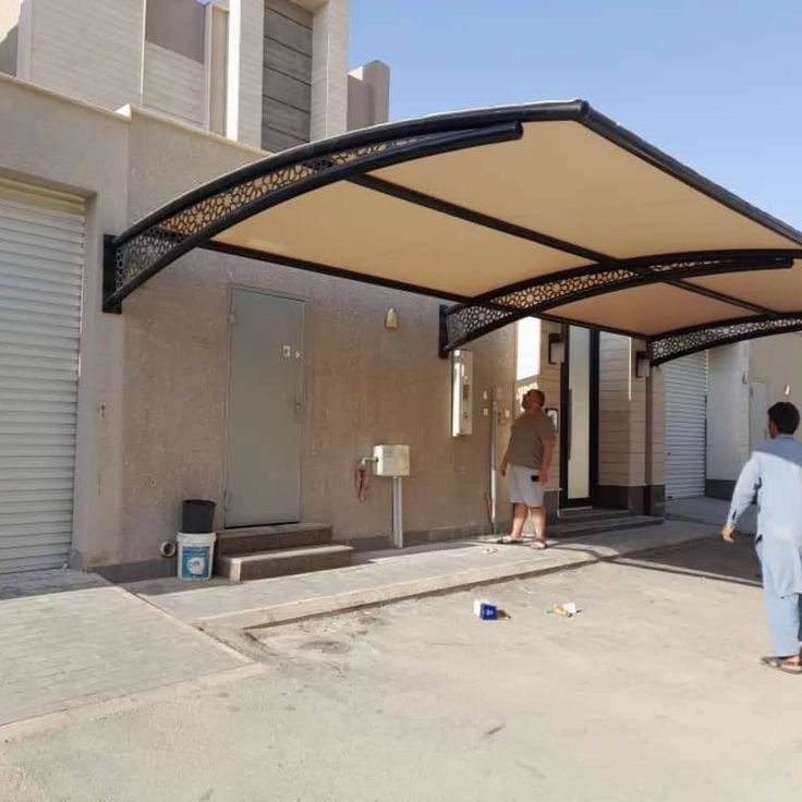 مظلات مواقف سيارات