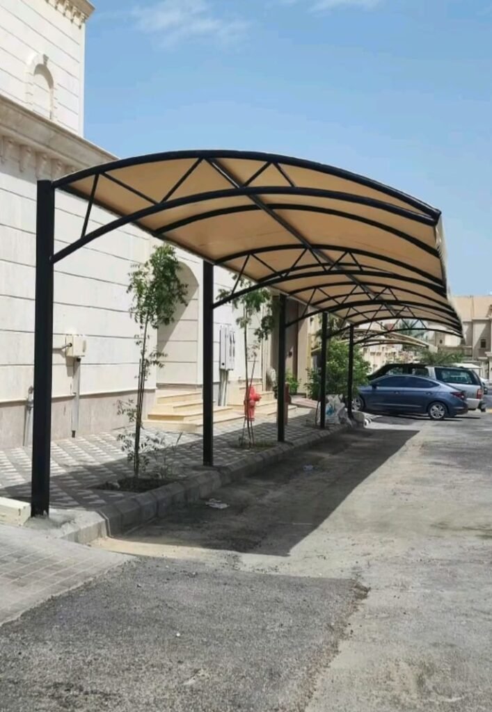 مظلات مواقف سيارات