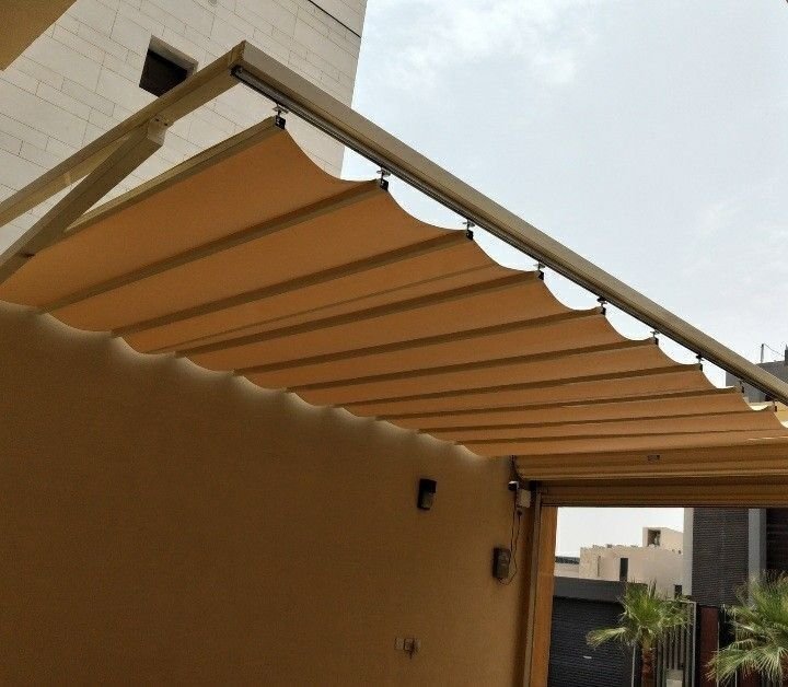 مظلات سيارات متحركة