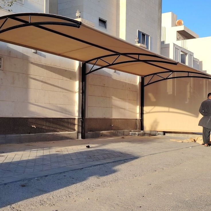 مظلات مواقف سيارات