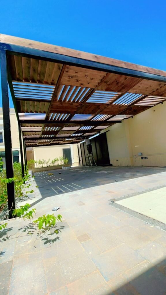 مظلات خشبية